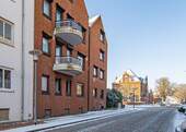 Straßenansicht des Mehrfamilienhauses - 