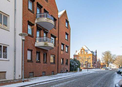 Straßenansicht des Mehrfamilienhauses - 