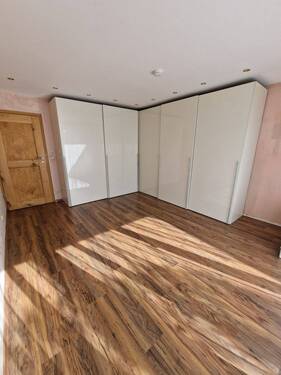 EG: Schlafzimmer - 