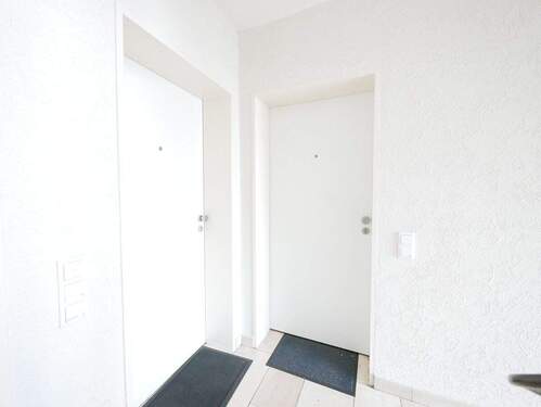 Treppenhaus - Etagenwohnung mit 33,30 m² in Paderborn / Schloß Neuhaus zum Kaufen