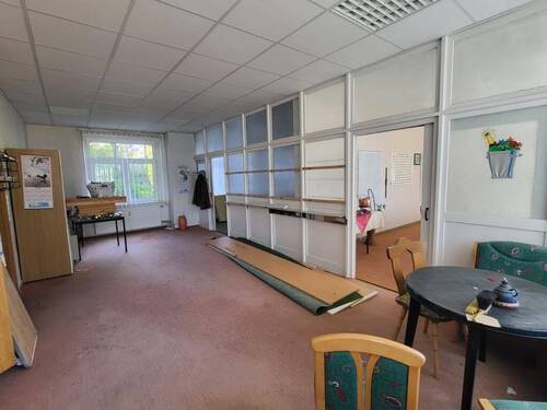 Bürofläche im 1. OG - Mehrfamilienhaus, Wohnhaus mit 250,00 m² in Pausa-Mühltroff zum Kaufen