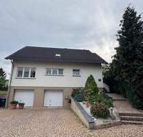 Einfamilienhaus mit separat nutzbarer Wohnung (2-Generationenhaus oder Vermietung) und schönem Grundstück zum fairen Preis! - Altenburg