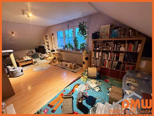 Wohnzimmer_ - Helle und ruhige 3 ZKB (DG), Garage u Keller, TL-Bad m Du, EBK