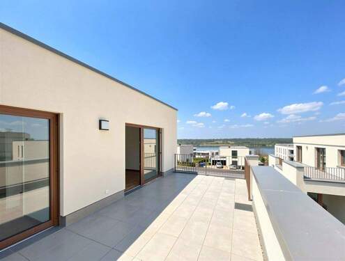 Terrasse - seitlicher Seeblick - 