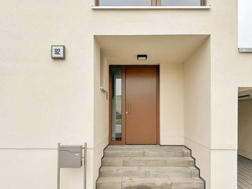 Schöner Eingangsbereich - 5 Zimmer Doppelhaushälfte zur Miete in Zwenkau