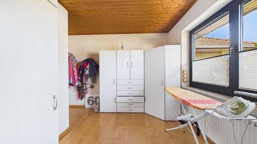 CAM04238G0-PR0061-STILL026.jpg - 