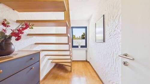 CAM04238G0-PR0061-STILL027.jpg - 