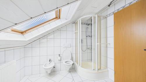 CAM04238G0-PR0061-STILL034.jpg - 