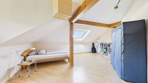 CAM04238G0-PR0061-STILL035.jpg - 