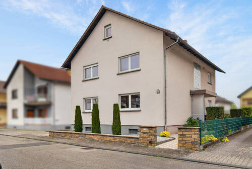 Außenansicht - Mehrfamilienhaus, Wohnhaus mit 160,00 m&sup2; in Waghäusel / Kirrlach zum Kaufen