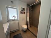 OG-Bad mit Dusche - 