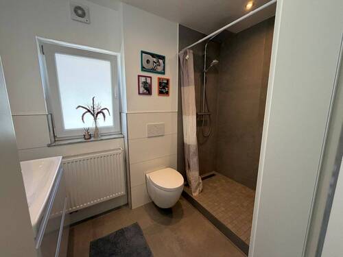 OG-Bad mit Dusche - 
