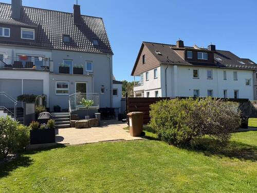 Haus von hinten - 7 Zimmer Doppelhaushälfte zum Kaufen in Fuldabrück / Bergshausen