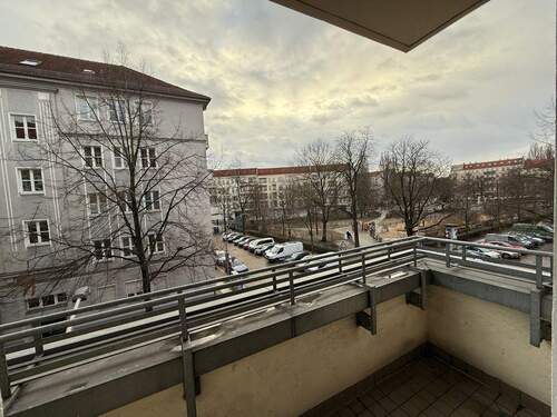 Blick vom Balkon1 - 2 Zimmer Etagenwohnung in Berlin
