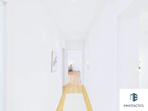 Flur mit Deckenspots - 