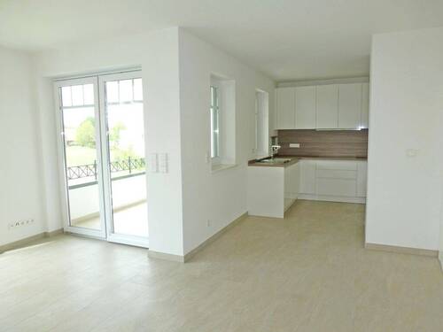 Wohn-und Essbereich mit offener Küche - 