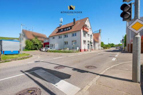 Ihr neues Zuhause - Attraktives Mehrfamilienhaus, zwei großzügigen Wohneinheiten, gewerblichem Bereich, Ausbaupotenzial