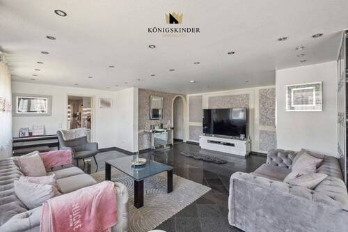Bild 4 - Mehrfamilienhaus, Wohnhaus mit 269,00 m² in Weinstadt zum Kaufen
