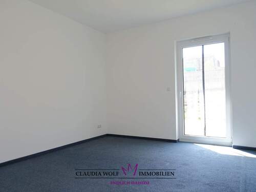 Schlafzimmer mit Ausgang in den Garten - Bungalow mit 131,00 m² in Dentlein am Forst zum Kaufen