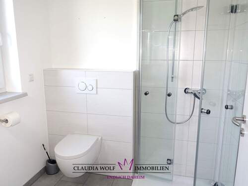 Gäste-WC mit hochwertiger Glasdusche - 