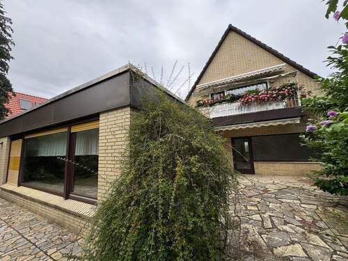 Rückansicht - 6 Zimmer Einfamilienhaus zum Kaufen in Norderstedt