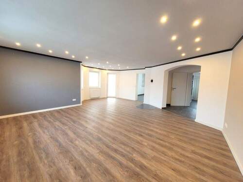 20260127_135534 - 9 Zimmer Mehrfamilienhaus, Wohnhaus zum Kaufen in Schwenningen