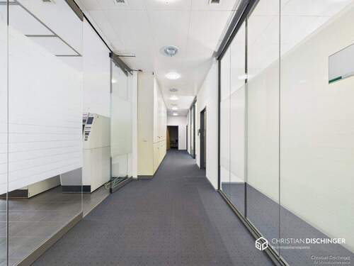 Flur - Büro mit 199,50 m&sup2; in Regensburg / Prüfening zur Miete