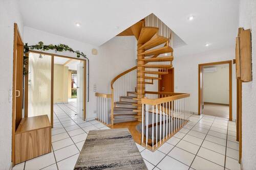 Eingangsbereich - 6 Zimmer Einfamilienhaus zum Kaufen in Beckingen