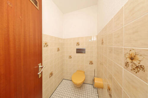 WC - 