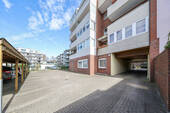 Carport-Stellplatz auf dem Hof - 