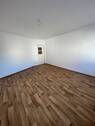 Wohnzimmer 2.jpeg - 2 Zimmer Etagenwohnung zur Miete in Nürnberg