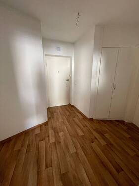 Flur 1.jpeg - 2 Zimmer Etagenwohnung in Nürnberg
