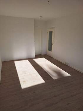 20251009_083413000_iOS 1 - Sanierte 2-Rauwmohnung in Groß Mohrdorf mit Badewanne