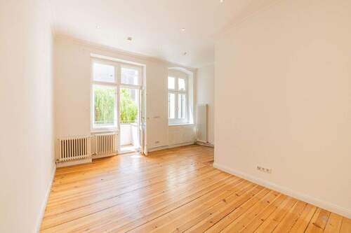 Wohnzimmer - Lebensgefühl Mitte: Bezugsfreie 2-Zimmerwohnung im begehrten Scheunenviertel