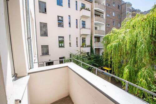 Balkon - 2 Zimmer Etagenwohnung in Berlin