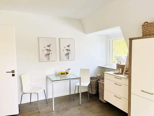 Küche - Tisch und 2. Fenster - 