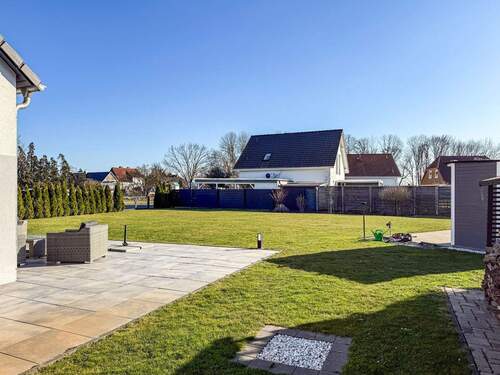 Blick auf das Grundstück - 