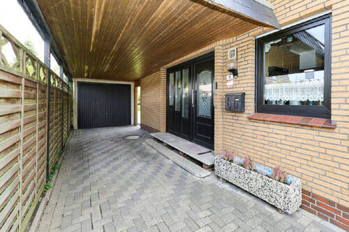 Eingang - Einfamilienhaus mit 109,30 m&sup2; in Wilhelmshaven-Fedderwarden zum Kaufen