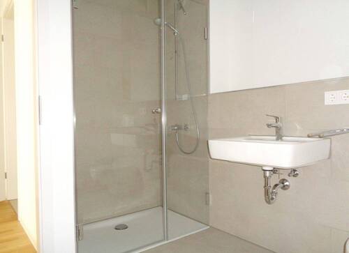 Bad mit Dusche - 3 Zimmer Etagenwohnung in Wedel