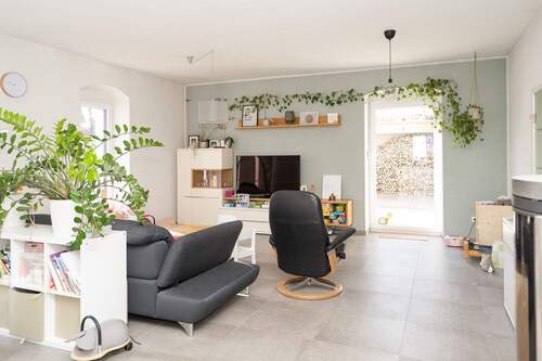 Wohnen - Einfamilienhaus mit 240,00 m&sup2; in Saal an der Saale zum Kaufen