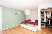 Schlafzimmer mit Ankleide - 