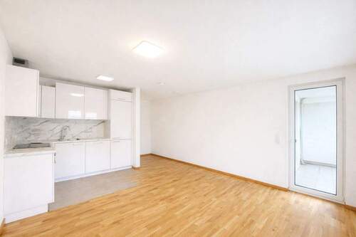 Wohzimmer und Küche - 2 Zimmer Terrassenwohnung zum Kaufen in Berlin