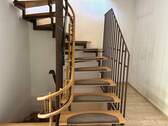 Erdgeschoss: Treppe in das Dachgeschoss - 