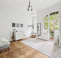 Sanierter Altbau mit 5 Zimmern + Wohnküche + 33m² extra Souterrain-Ebene - Berlin Wilmersdorf