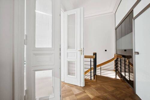 Flur mit Zugang zum Souterrain - 