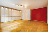 Großes Schlafzimmer mit Schrankseite - 