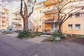 Innenhof und Hintereingang - 