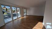 Wohn_Essbereich (real) - 3 Zimmer Etagenwohnung in Sindelfingen