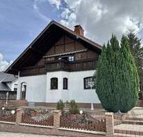 Stilvolles Einfamilienhaus mit gut vermietbarer Einliegerwohnung und tollem Außenbereich - Glees