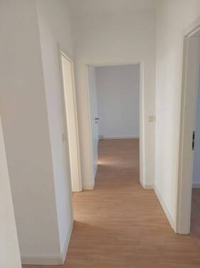 Flur - Sehr schöne neu sanierte 3-R-Wohnung. ca.58,20 m² im EG zu vermieten.